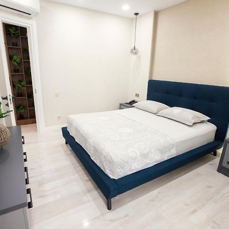 Gq Apartments On First Line Batumi Bagian luar foto