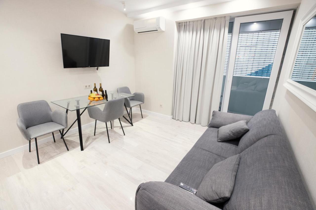 Gq Apartments On First Line Batumi Bagian luar foto