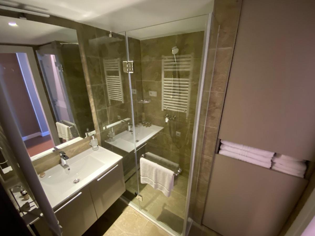 Gq Apartments On First Line Batumi Bagian luar foto