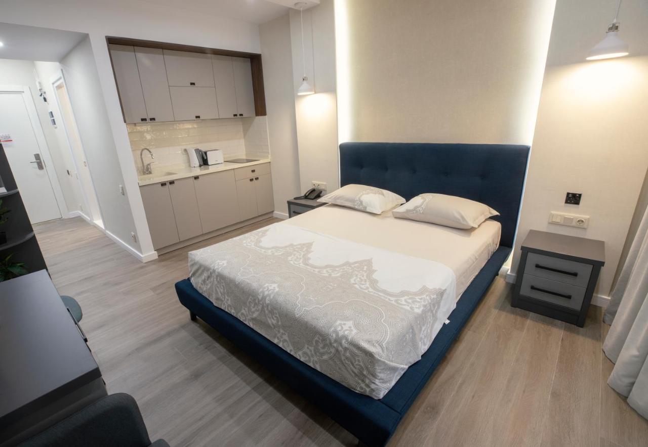 Gq Apartments On First Line Batumi Bagian luar foto