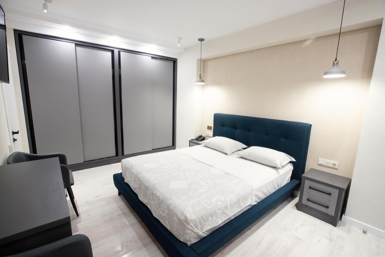 Gq Apartments On First Line Batumi Bagian luar foto