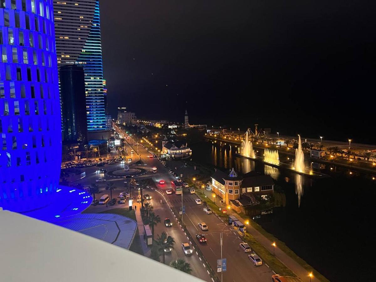 Gq Apartments On First Line Batumi Bagian luar foto