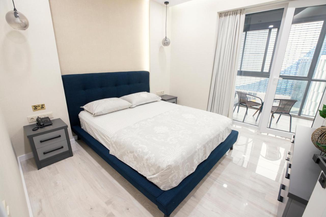 Gq Apartments On First Line Batumi Bagian luar foto