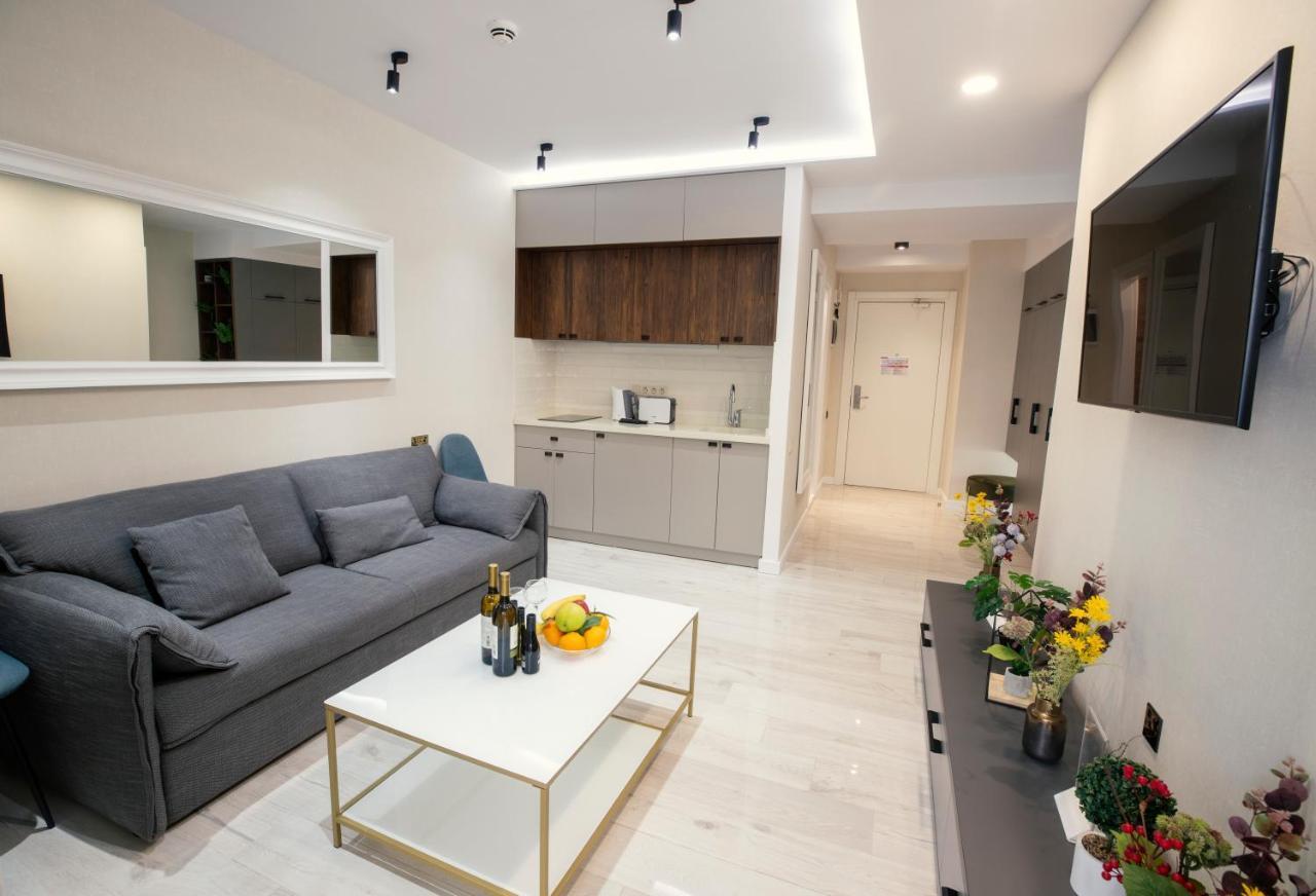 Gq Apartments On First Line Batumi Bagian luar foto