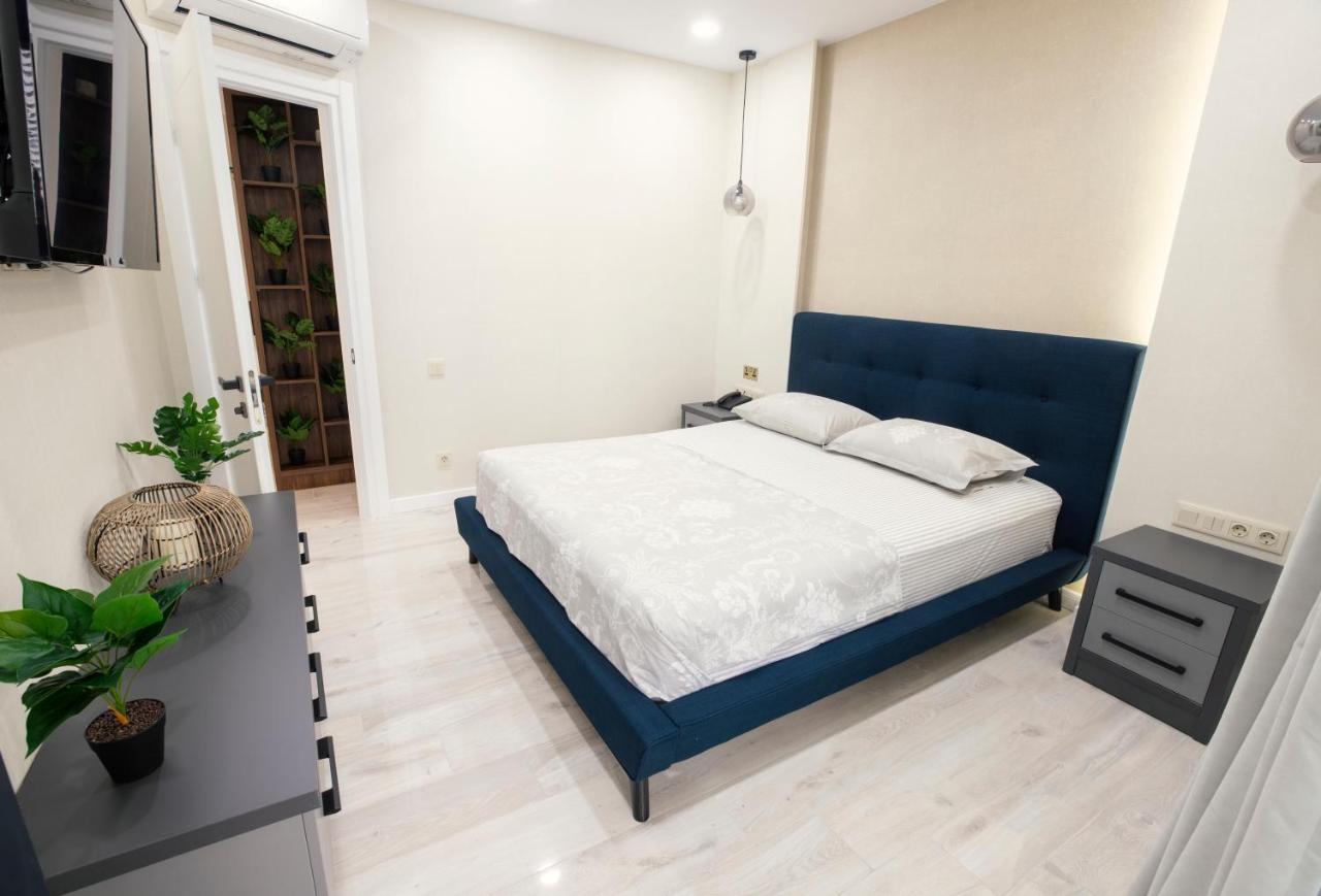 Gq Apartments On First Line Batumi Bagian luar foto